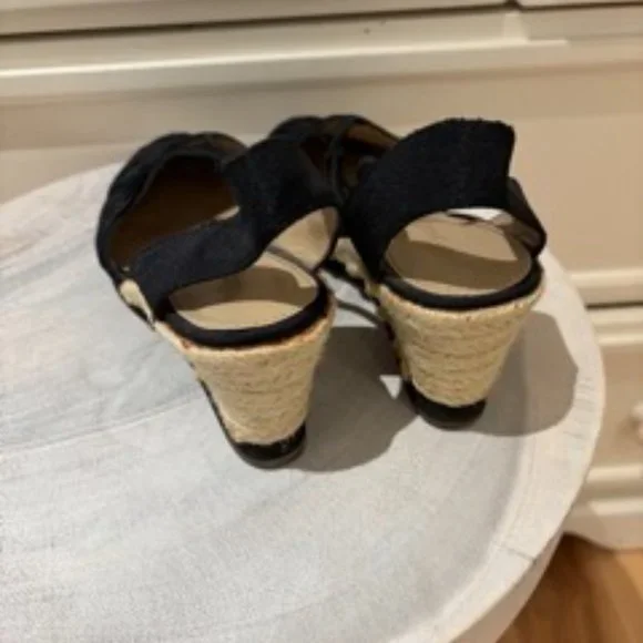 Size 6 Espadrilles - Picture 3 of 4